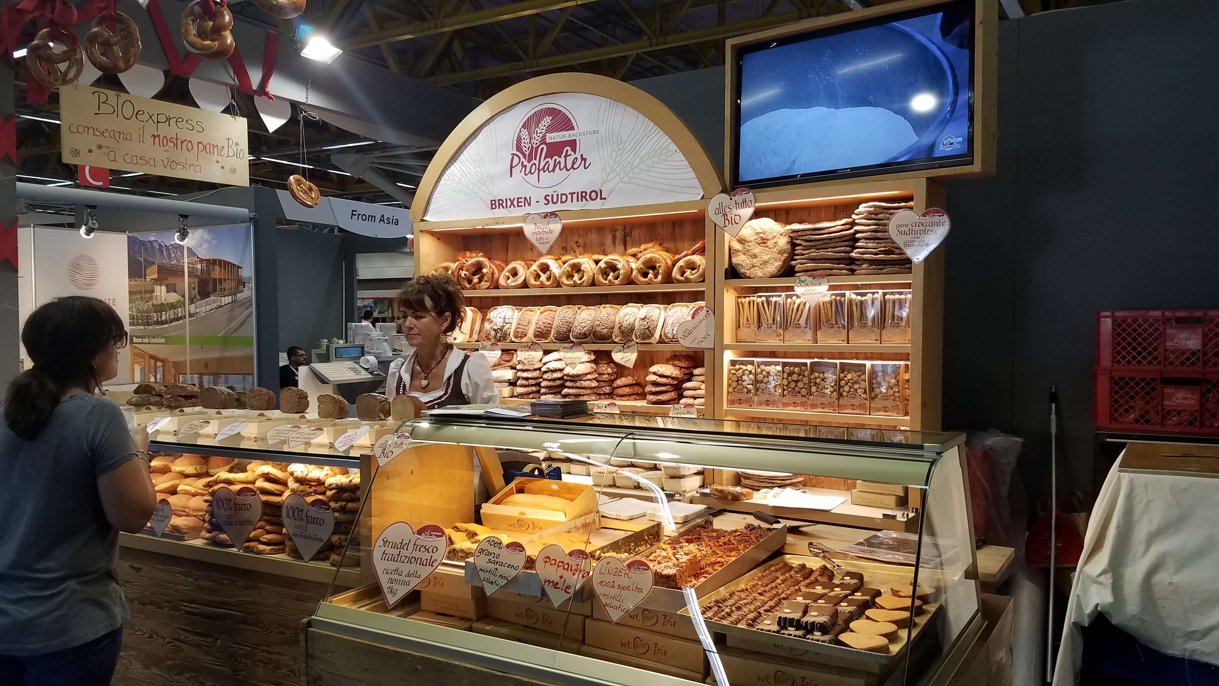 Vegan Bakery Bologna VeganFest. Vegan festival experience.